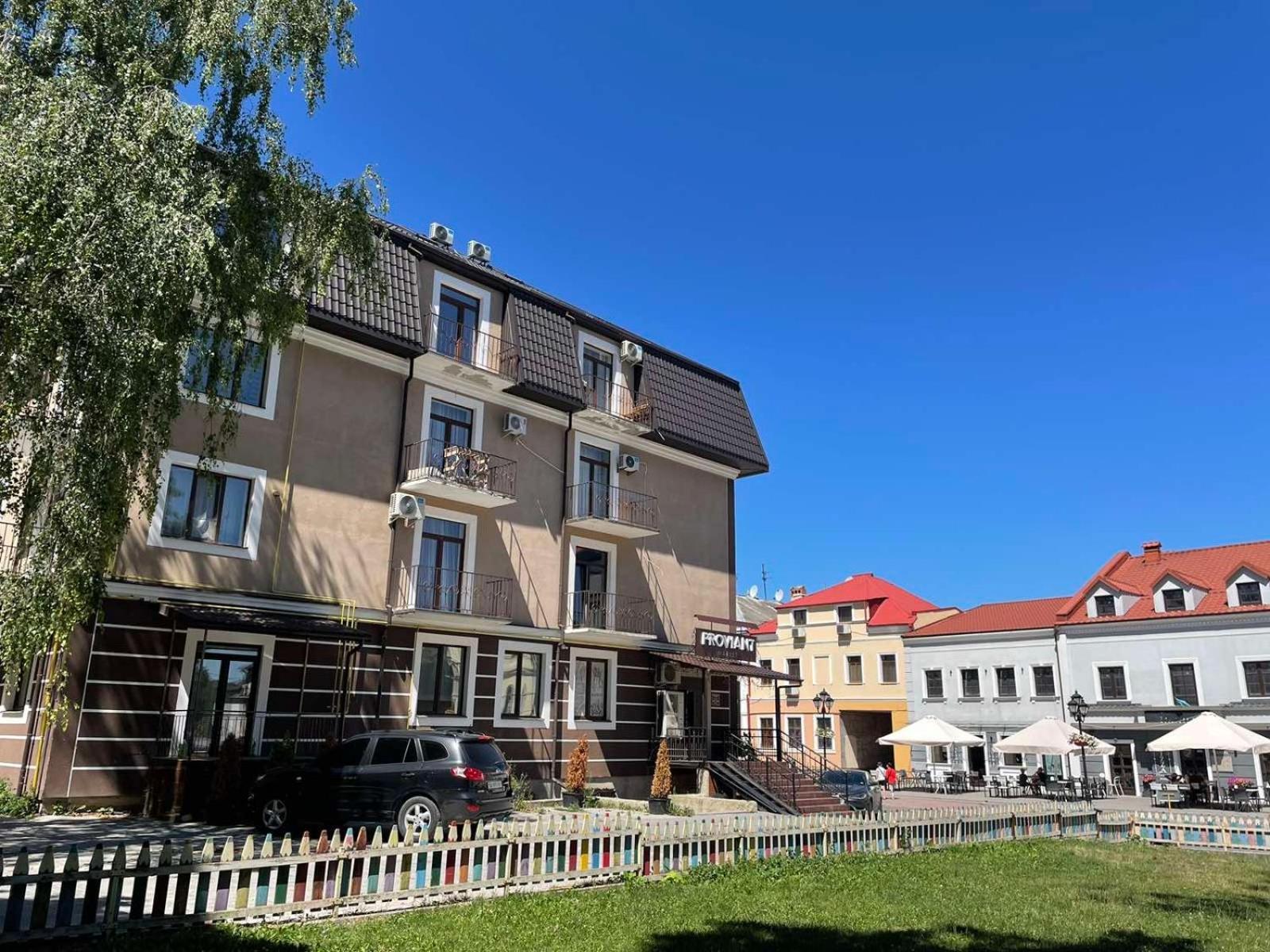 «Гори́Ще На Площі Польський Ринок» Apartment คาเมียเนตส์-โปดิลสกี ภายนอก รูปภาพ