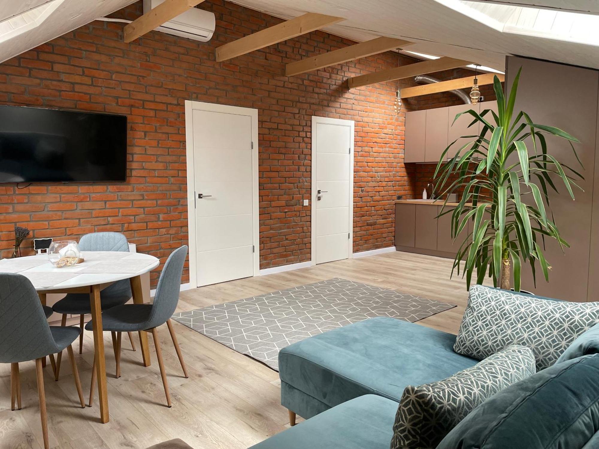 «Гори́Ще На Площі Польський Ринок» Apartment คาเมียเนตส์-โปดิลสกี ภายนอก รูปภาพ